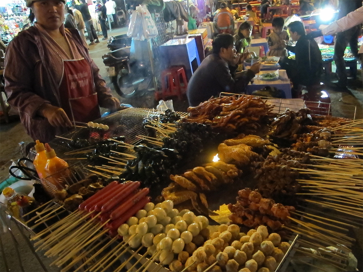 street-food-at-night